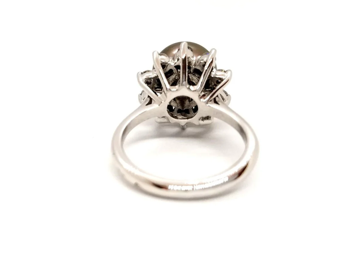 White Gold Pearl Ring - Image 6