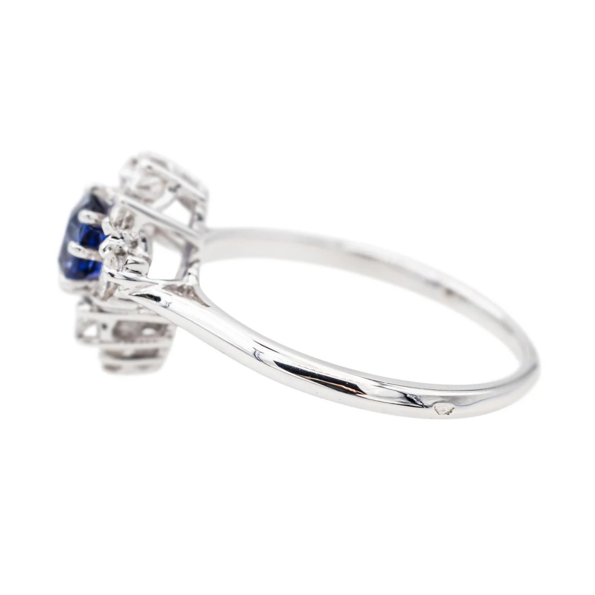 White Gold Sapphire Ring - Image 4