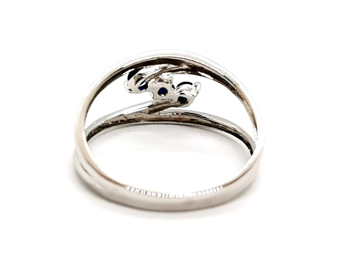 White Gold Sapphire Ring - Image 6
