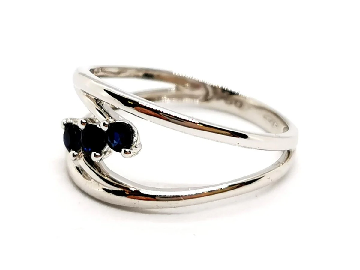 White Gold Sapphire Ring - Image 8
