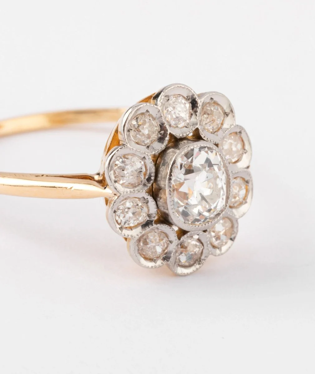Antique daisy ring in gold and diamond - Image 8