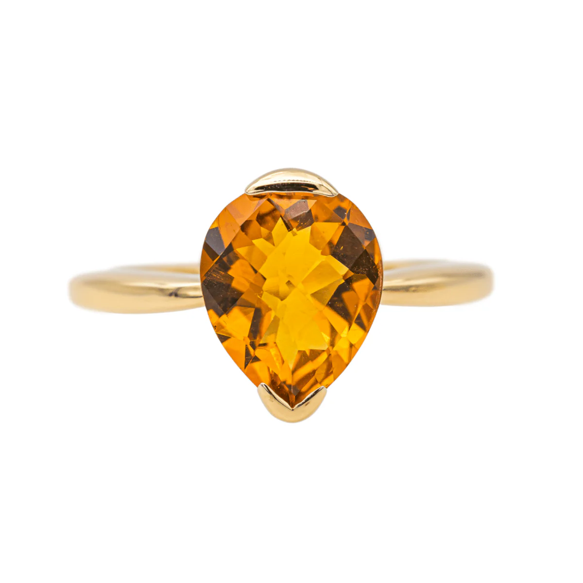 Solitaire ring in yellow gold and citrine