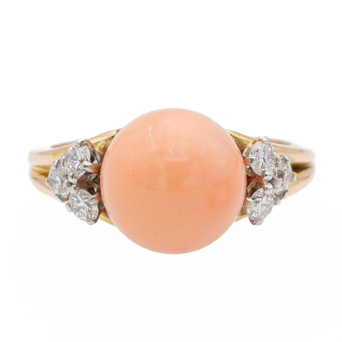 Ring in yellow gold, white gold and coral