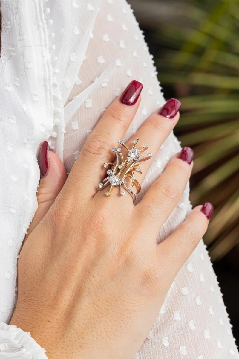 Cocktail Ring ''Étincelles'' in three golds and diamonds - Image 2