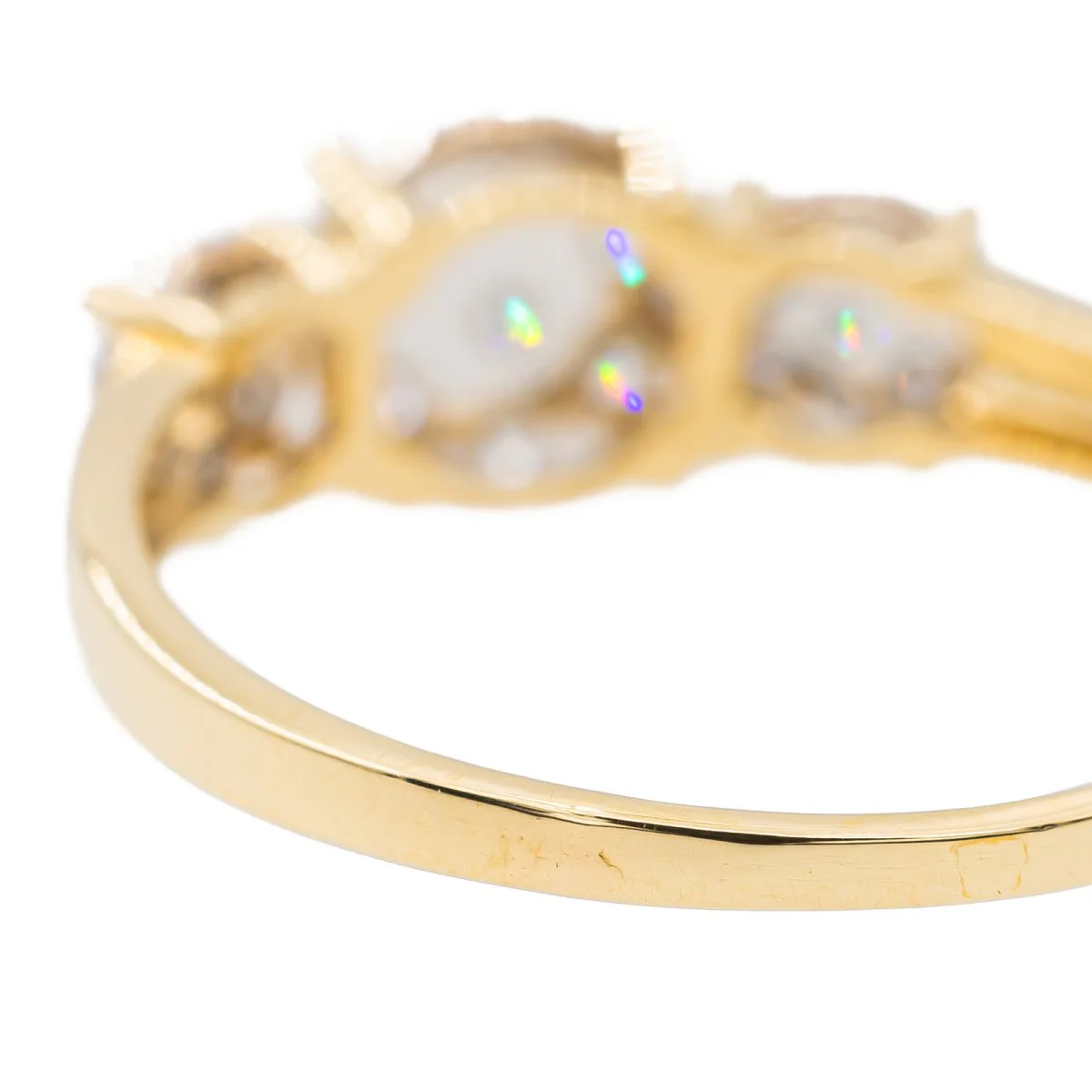 Trilogy ring in yellow gold and diamonds - Image 5