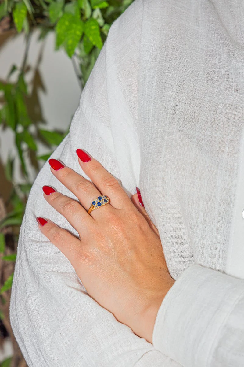 Bandeau ring in yellow gold, sapphire and diamond - Image 2
