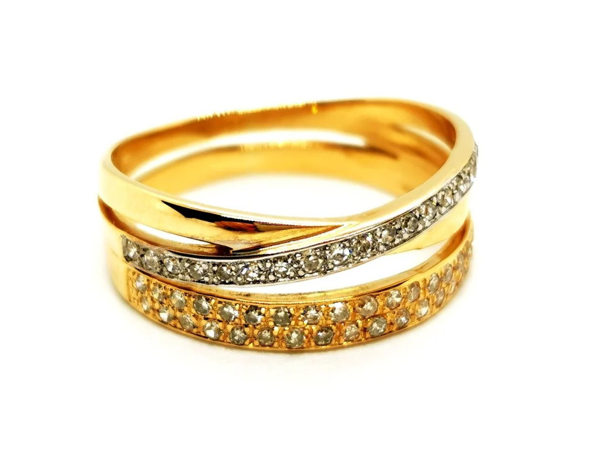 Yellow Gold Diamond Ring - Image 9