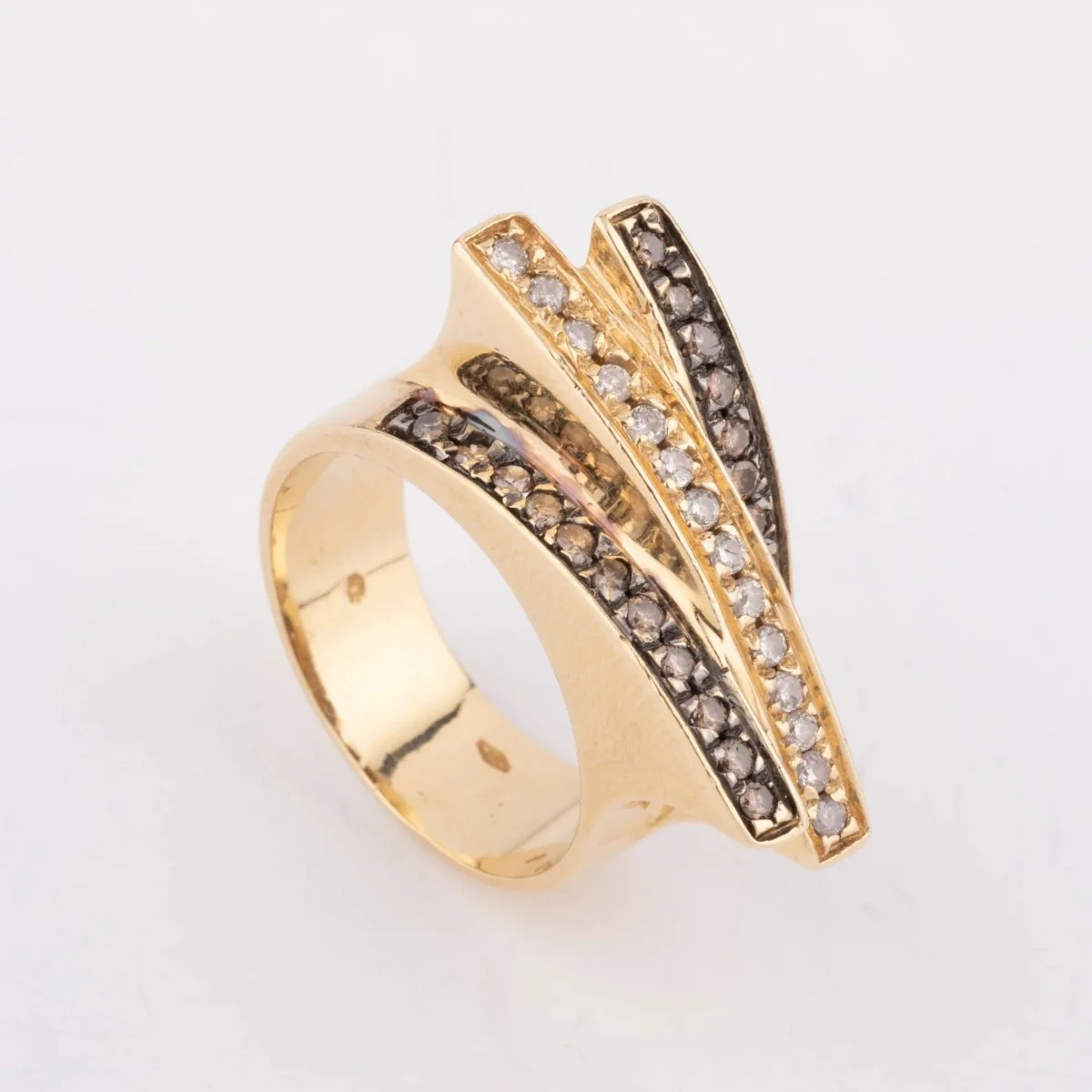 Yellow gold and cognac diamond band ring - Image 2