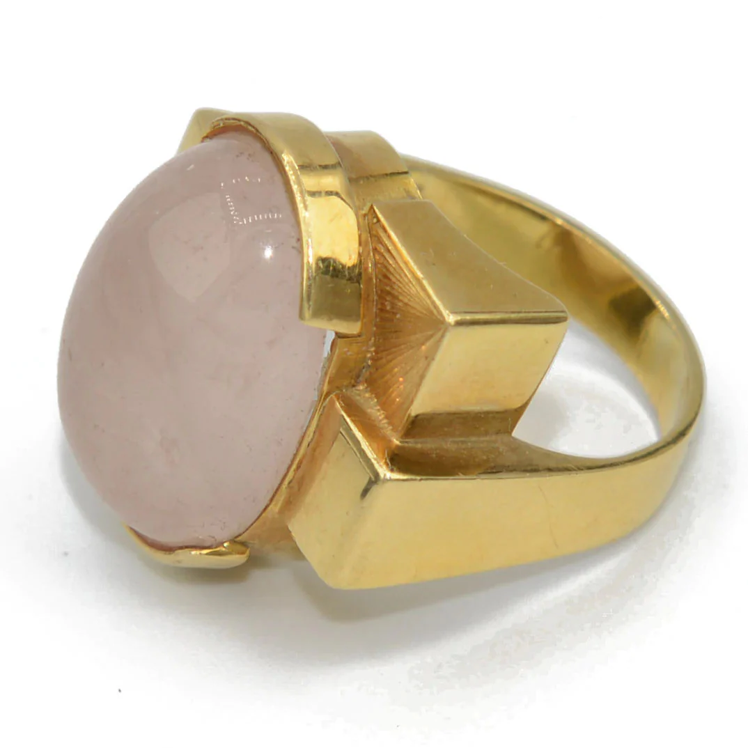Geometric yellow gold ring adorned with a pink quartz - Image 7