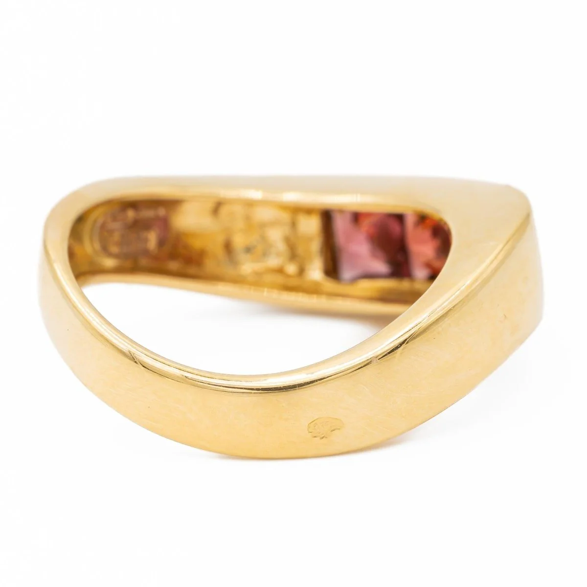 Garnet Yellow Gold Ring - Image 5