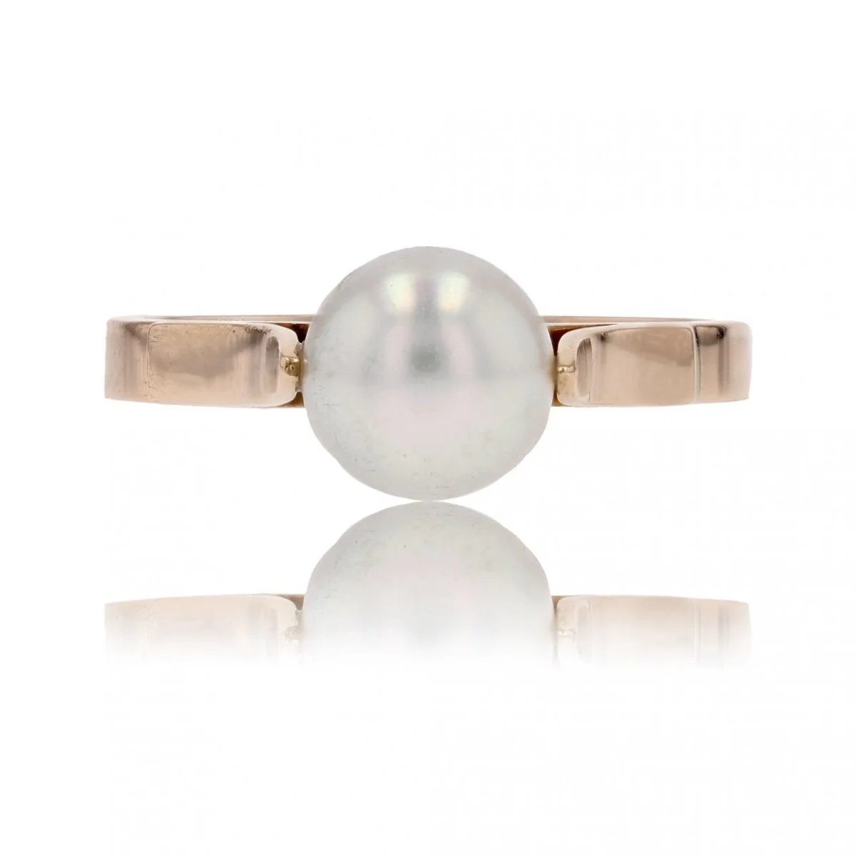 Solitaire ring in yellow gold and pearl