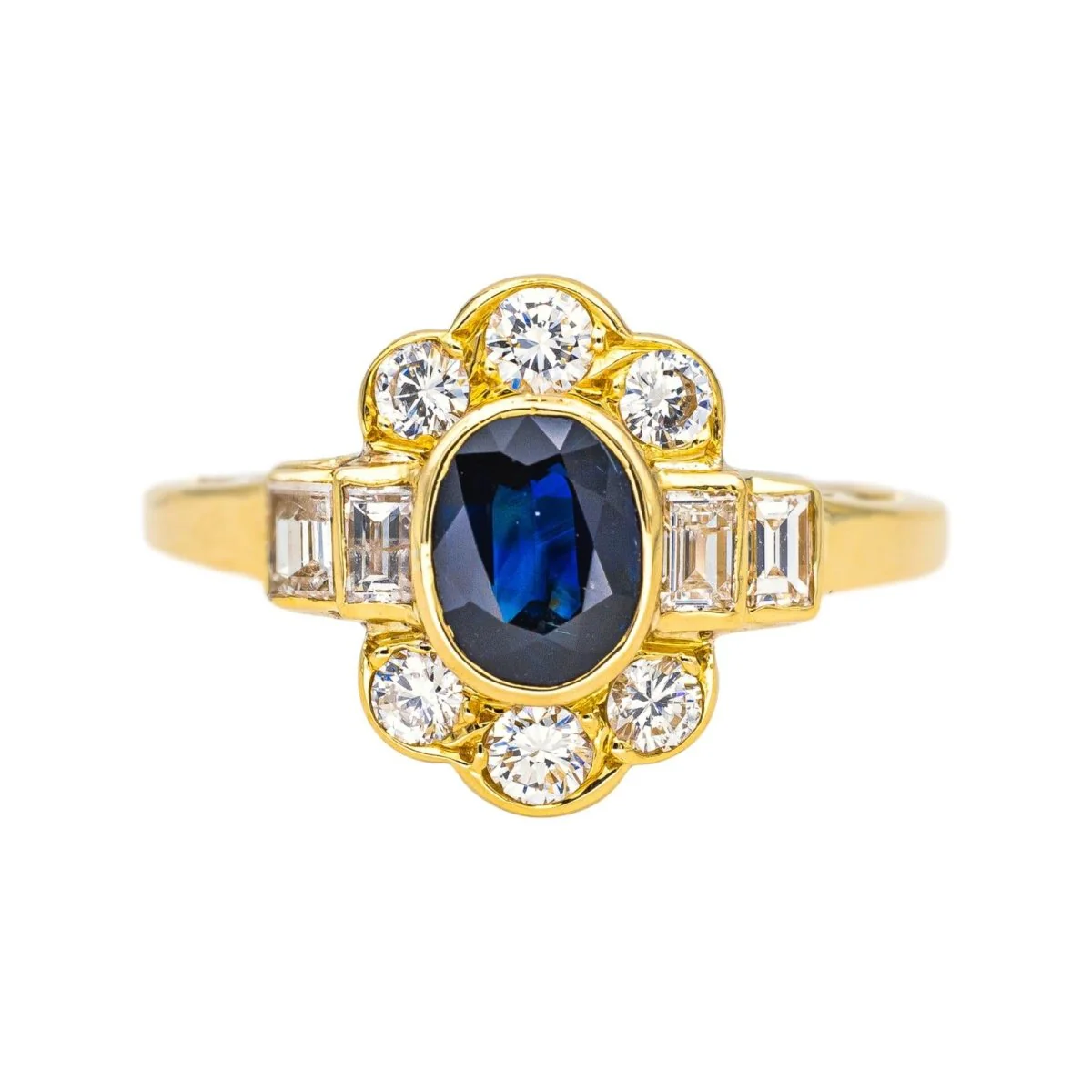 Entourage ring in yellow gold, sapphire and diamonds