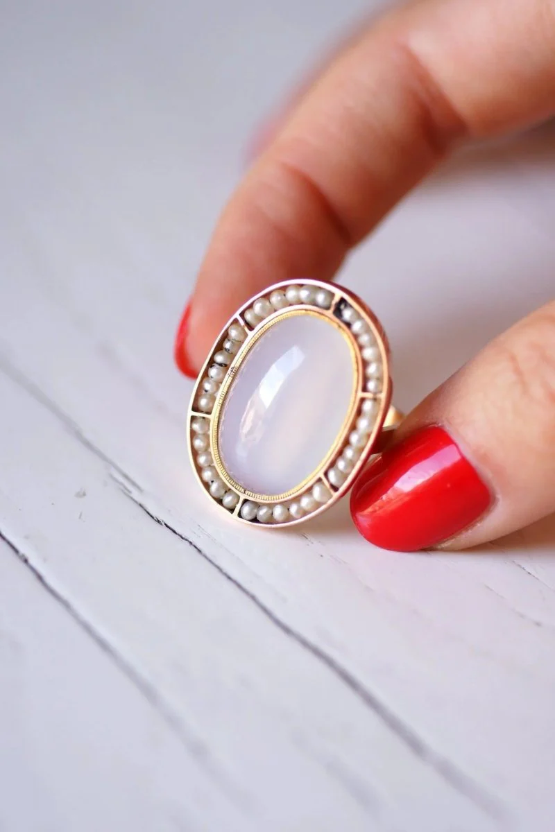 Old pink gold chalcedony blue gray adularescent ring and pearls - Image 3