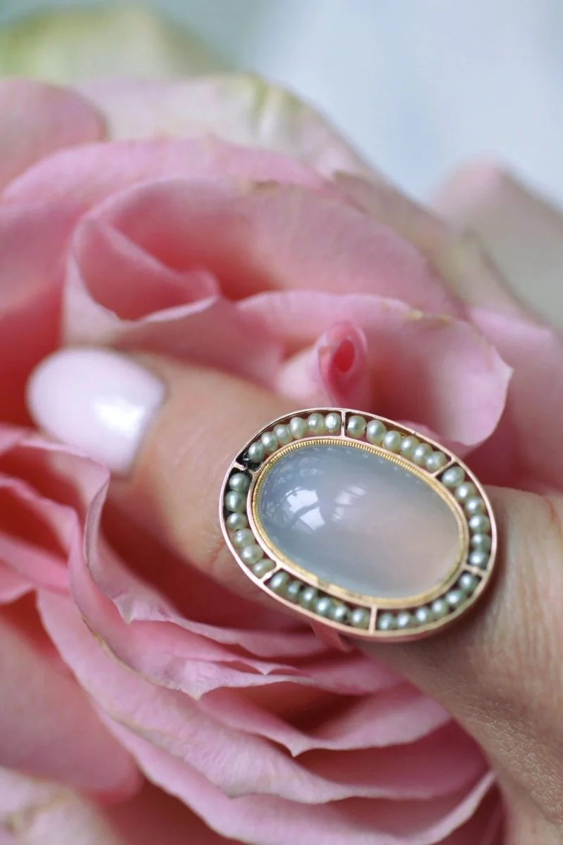 Old pink gold chalcedony blue gray adularescent ring and pearls - Image 7