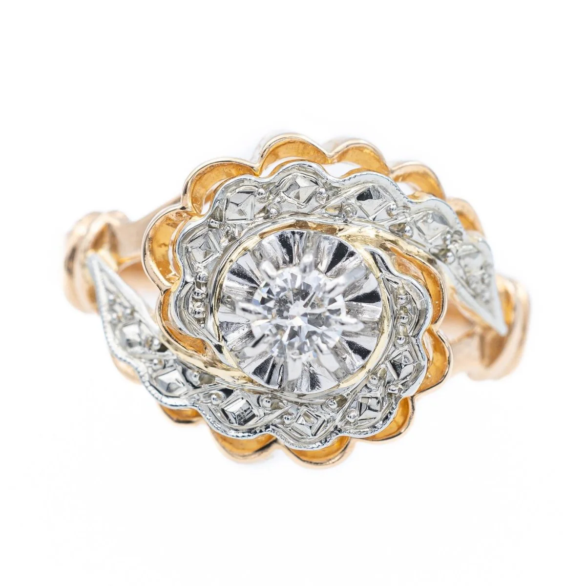 Cocktail ring in pink gold and diamonds
