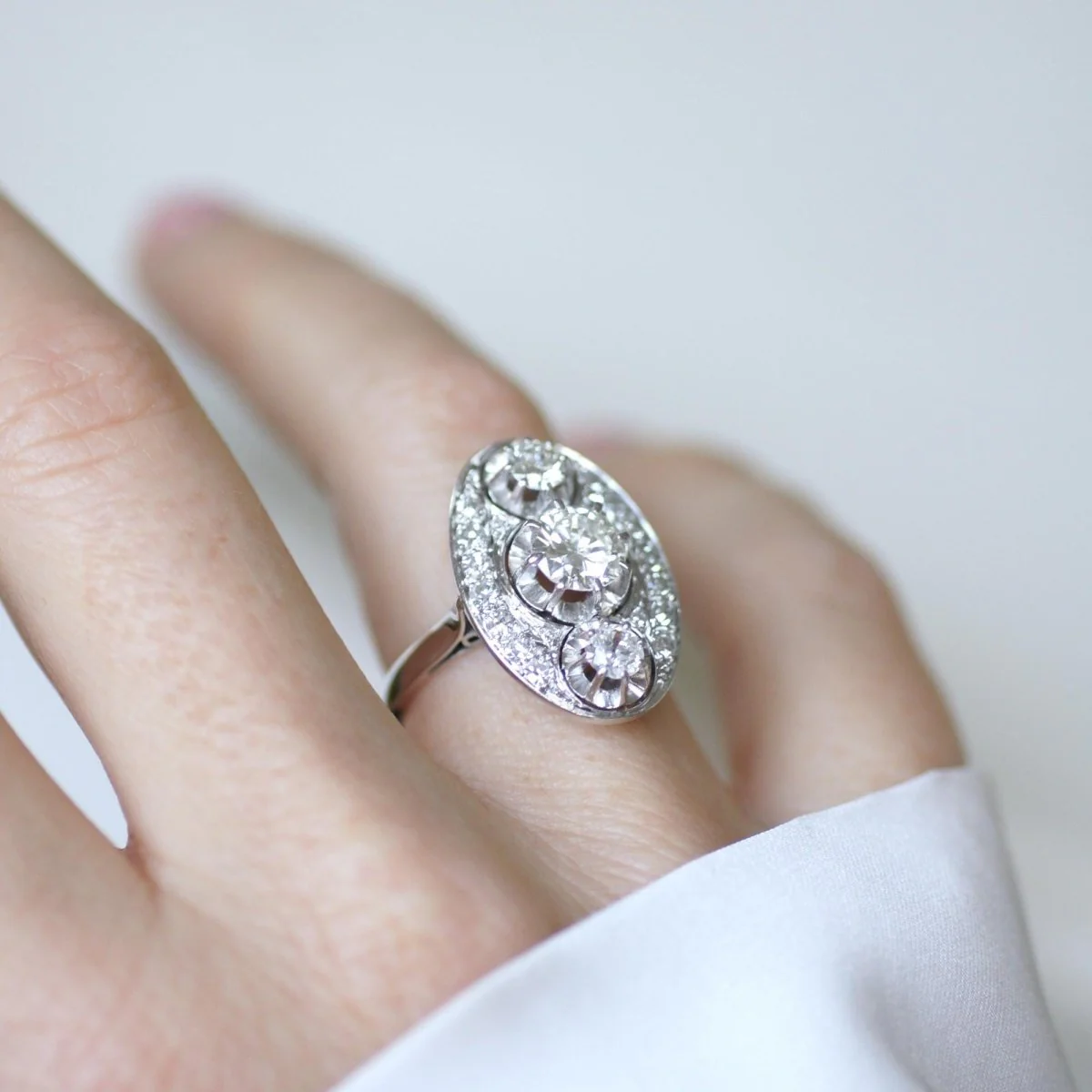 Ring in white gold, platinum, and diamonds - Image 8