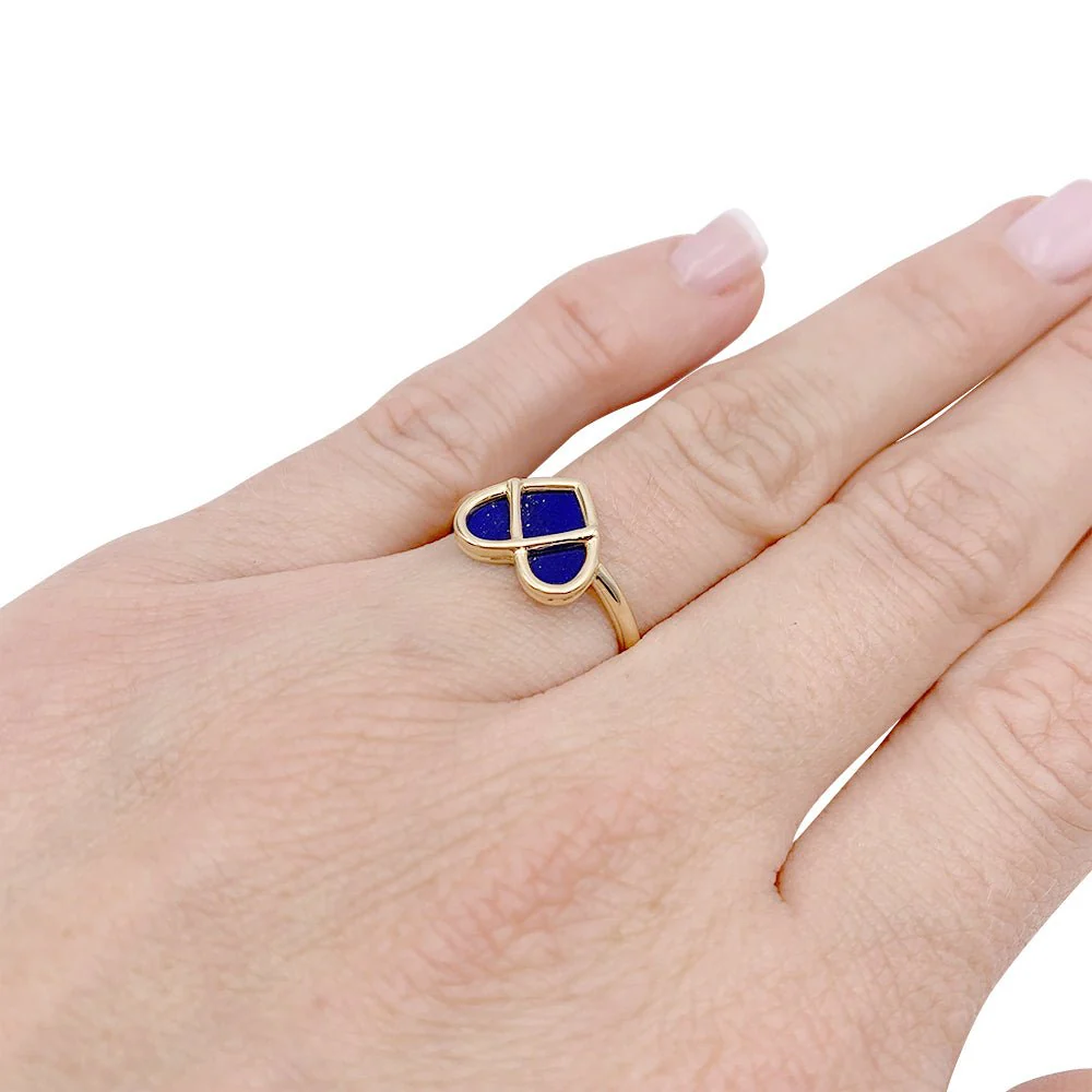 Poiray ring, “The Catcher in the Heart”, yellow gold, lapis lazuli. - Image 5