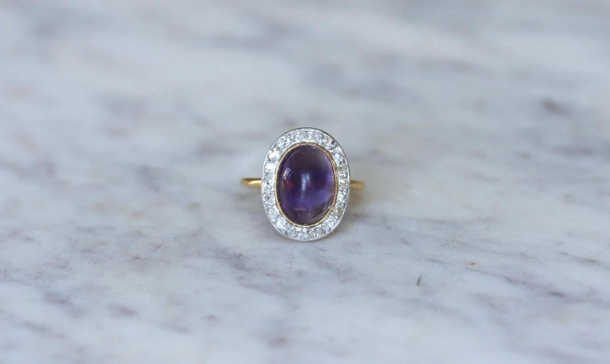 Ring Pompadour in yellow gold, paltinium, amethyst cabochon and diamonds - Image 3