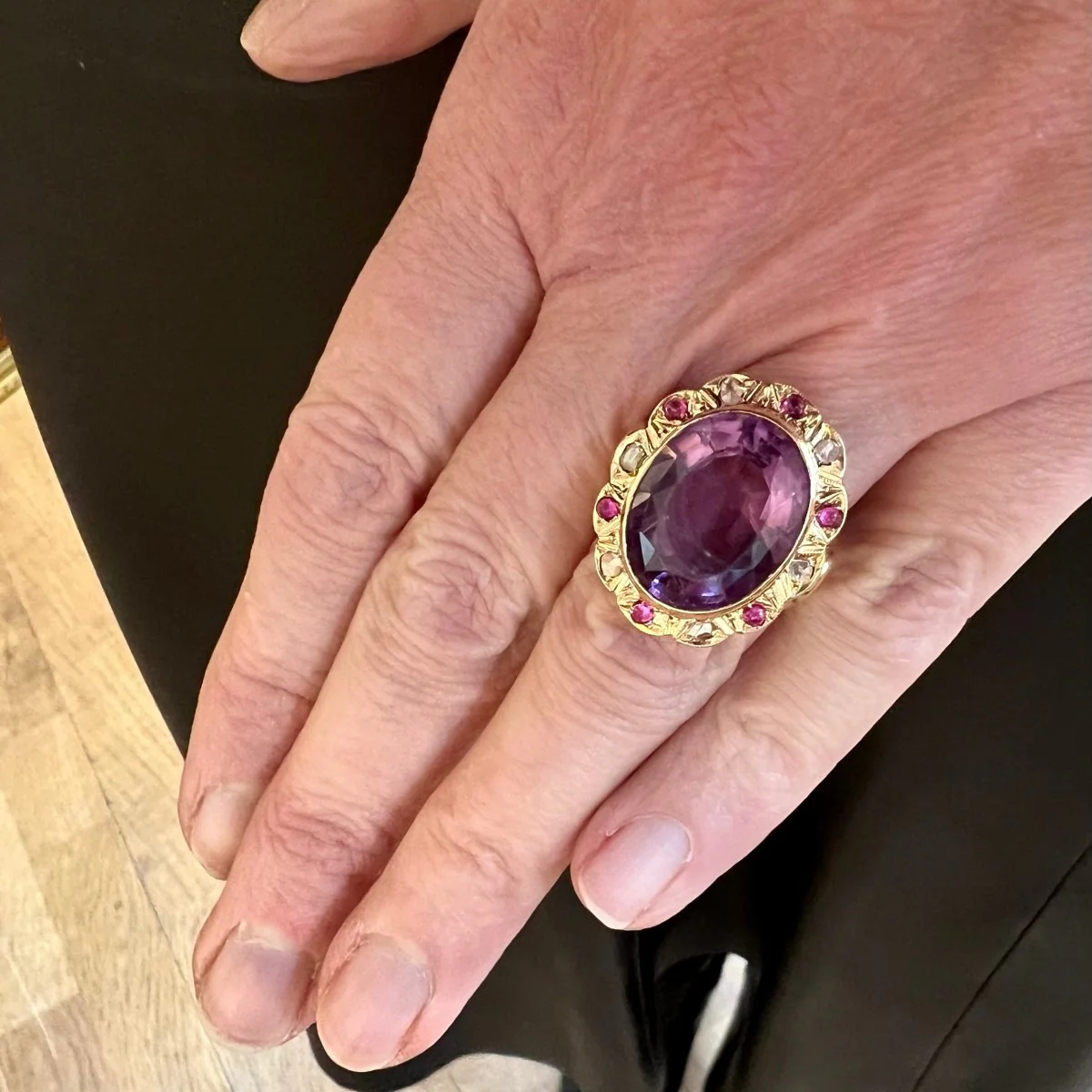 Pompadour ring in rose gold, amethyst, sapphires and diamonds - Image 2