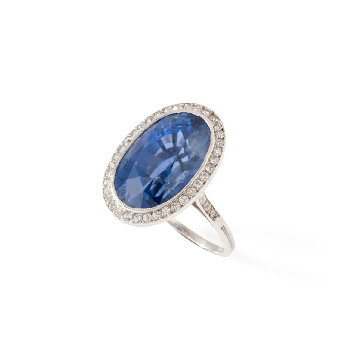 Pompadour ring in platinum, sapphire, and diamonds - Image 5