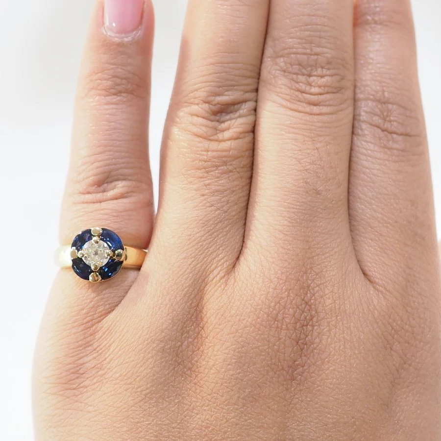 Ring Surroundings in yellow gold, sapphires and diamonds - Image 2