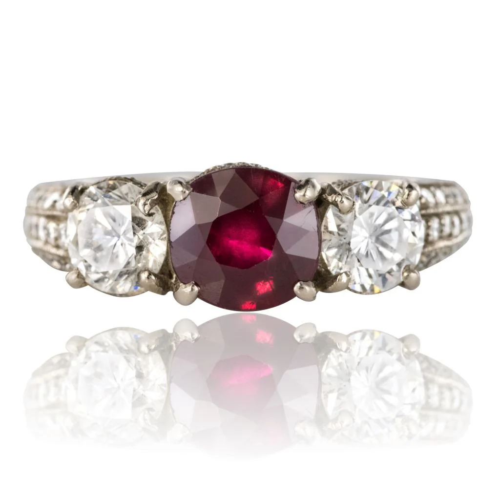 Garter ring in white gold, rubies and diamonds