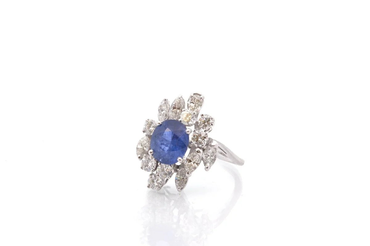 Ring Ceylon sapphire and diamonds in white gold - Image 3