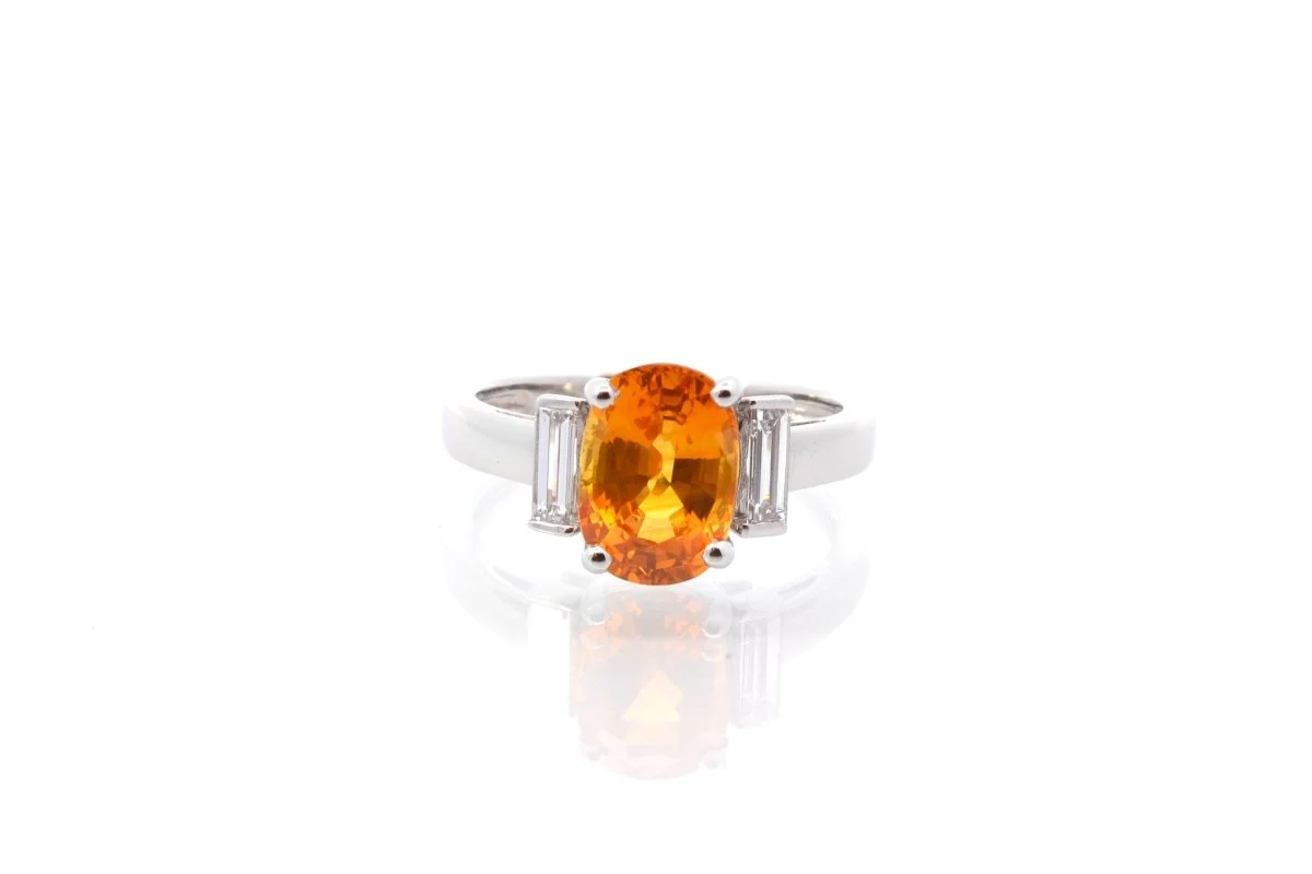 Sapphire and diamond ring in gold - Image 2