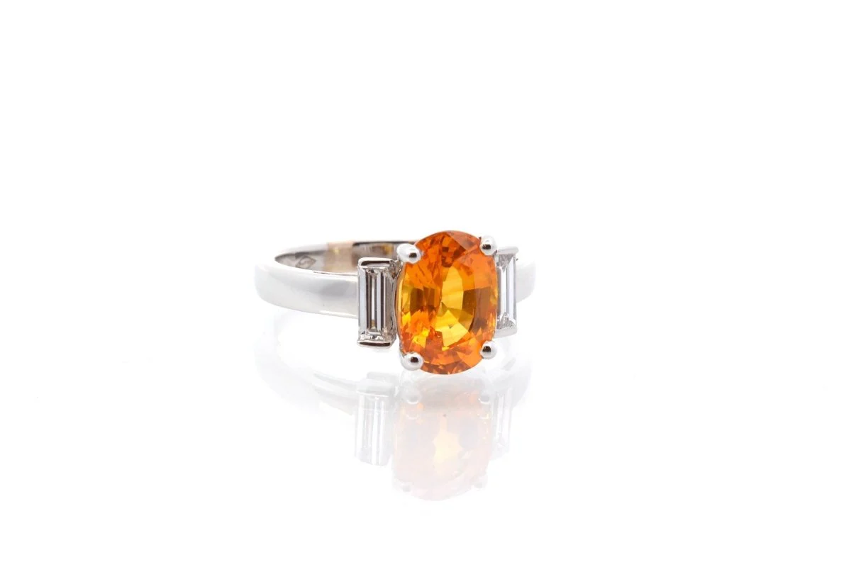Sapphire and diamond ring in gold - Image 4