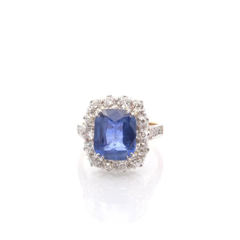 Entourage Ring in flat design, gold, Sapphire, and Diamonds - Image 2