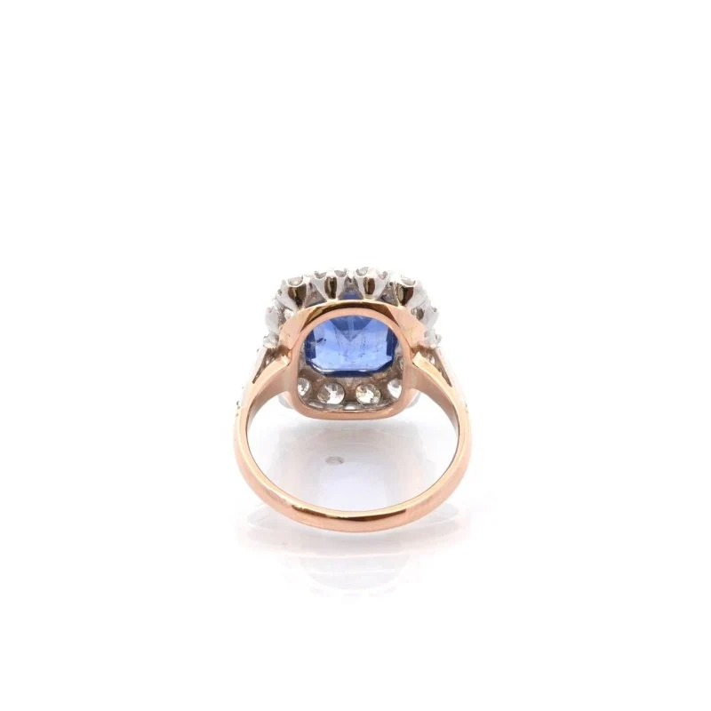 Entourage Ring in flat design, gold, Sapphire, and Diamonds - Image 5