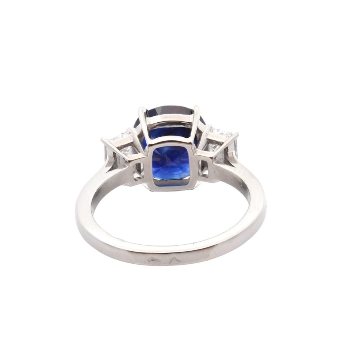 Trilogy ring in platinum, sapphire and diamonds - Image 3