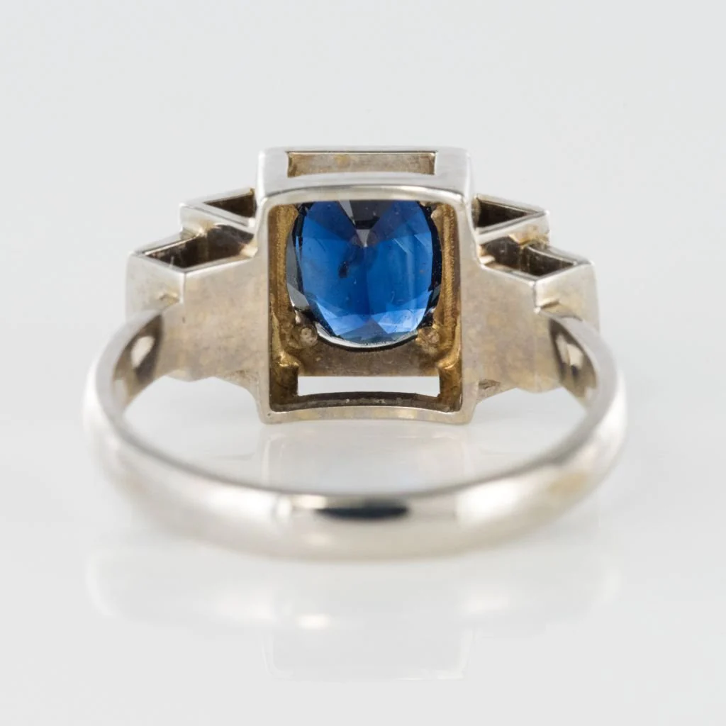 Entourage ring in white gold, sapphire and diamonds - Image 9