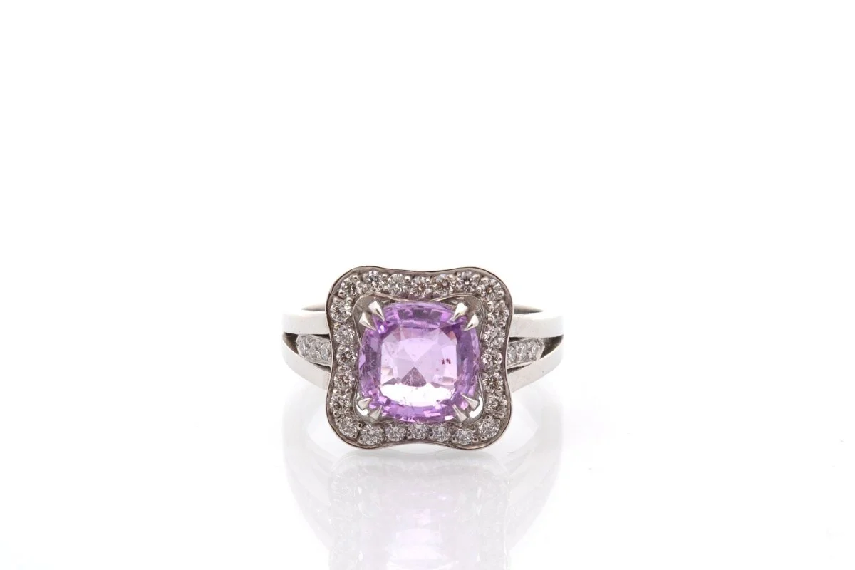 Ceylon purple sapphire ring in platinum - Image 3