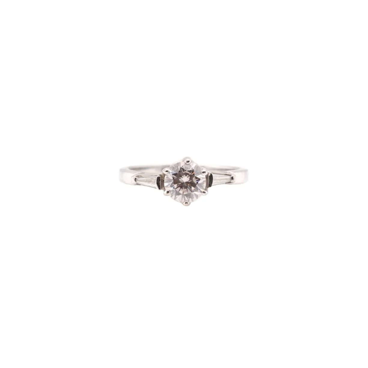 Solitaire ring in platinum and diamond