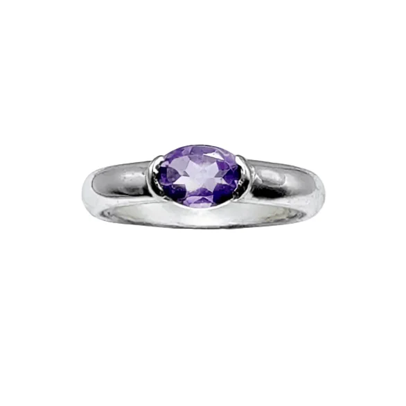 White gold and Amethyst Solitaire Ring - Image 7
