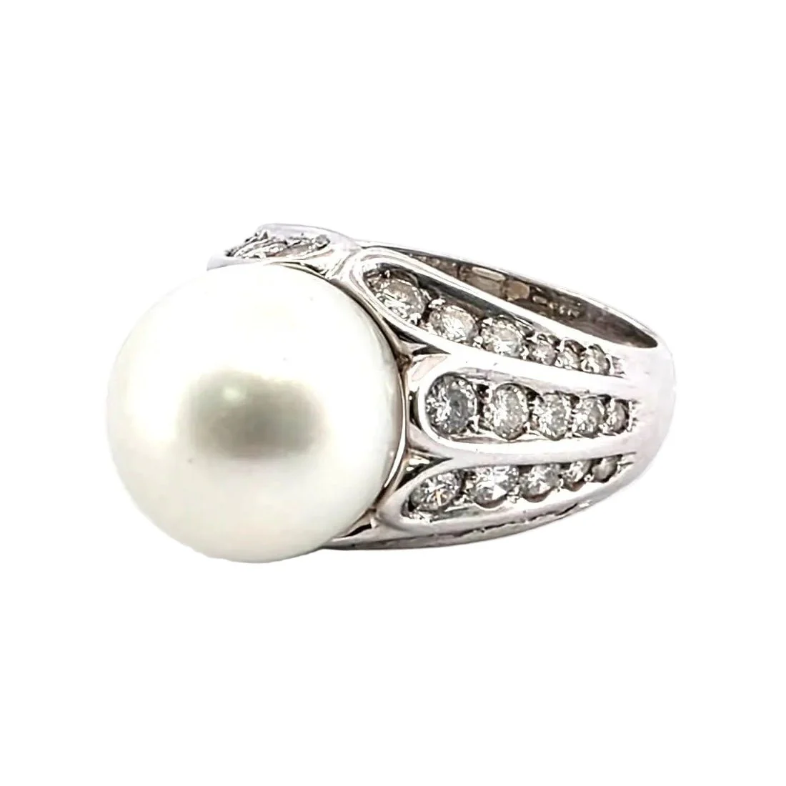 Ring Solitaire in white gold, pearl and diamonds - Image 2
