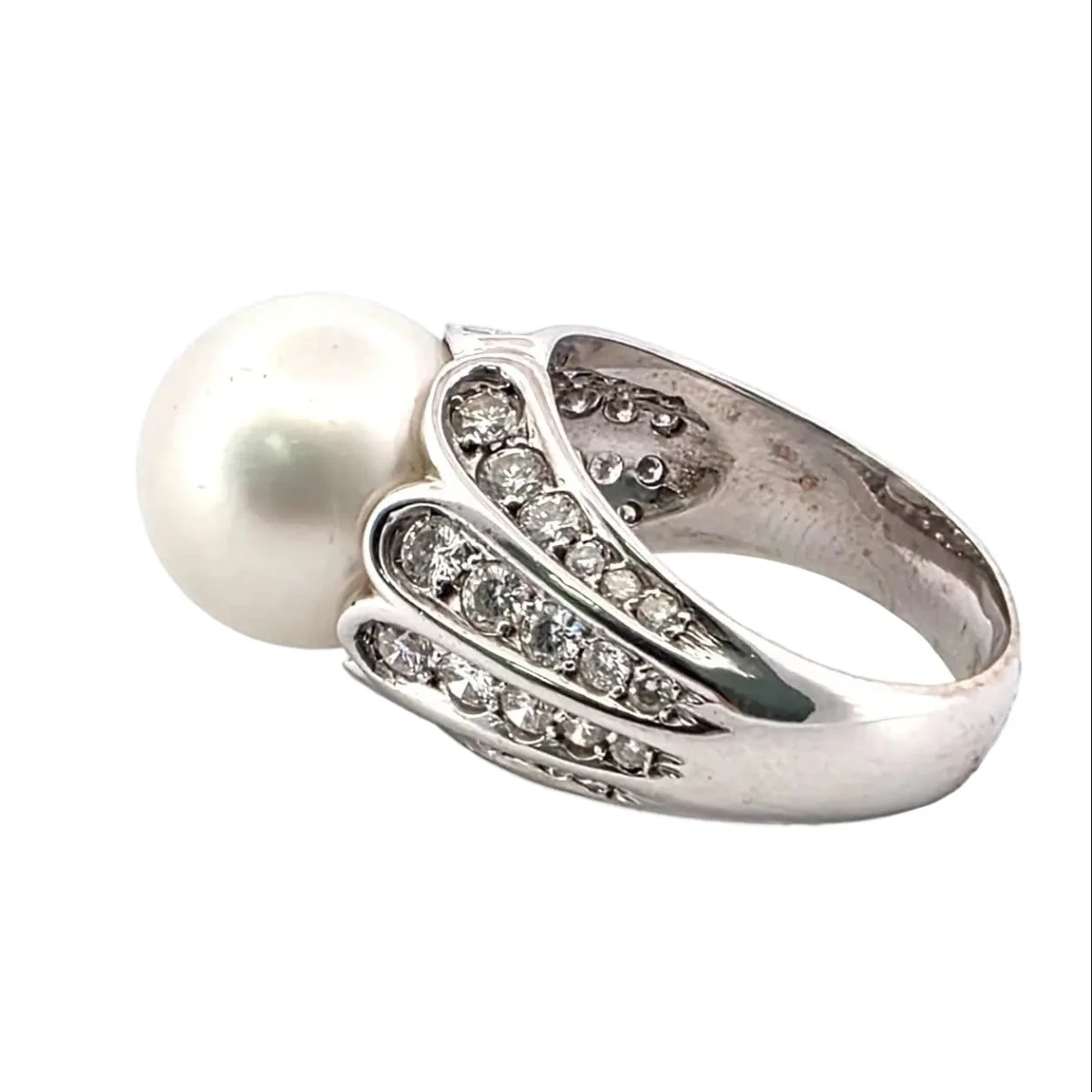 Ring Solitaire in white gold, pearl and diamonds - Image 3