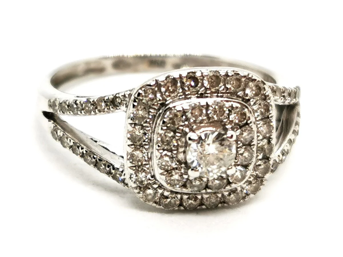 Solitaire Ring White Gold Diamond - Image 4