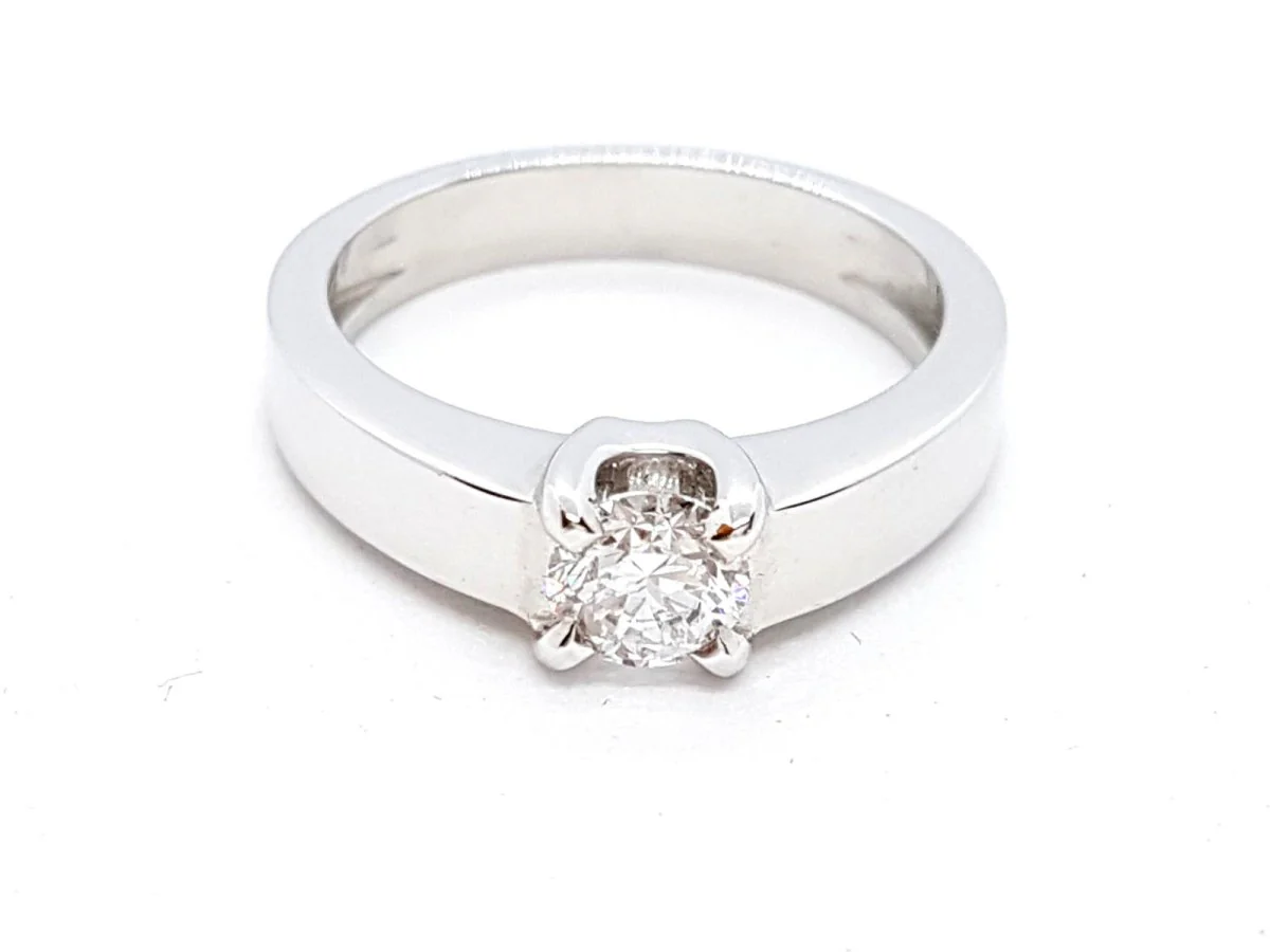Solitaire Ring White Gold Diamond - Image 3