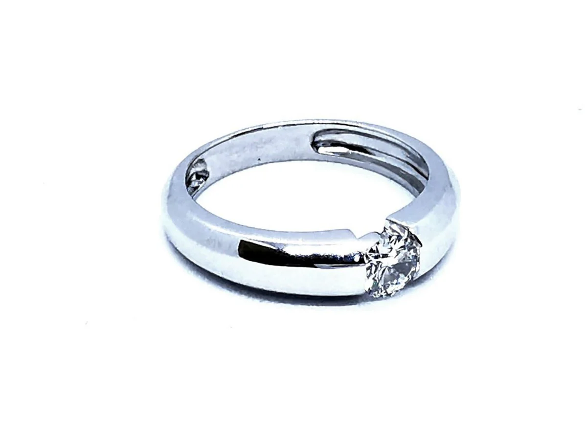 Solitaire Ring White Gold Diamond - Image 7