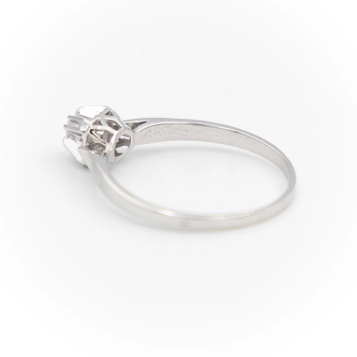 Solitaire Ring White Gold Diamond - Image 5