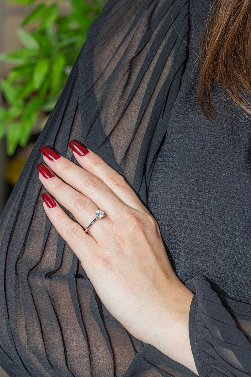 Solitaire ring in white gold and diamond - Image 2