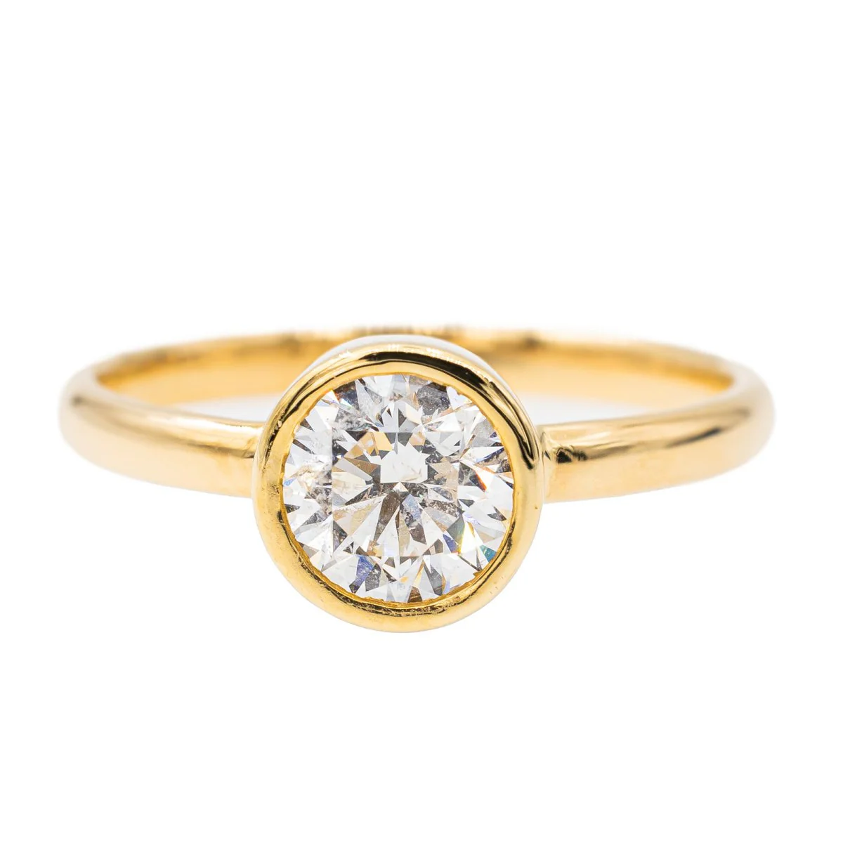 Solitaire ring in yellow gold and diamond
