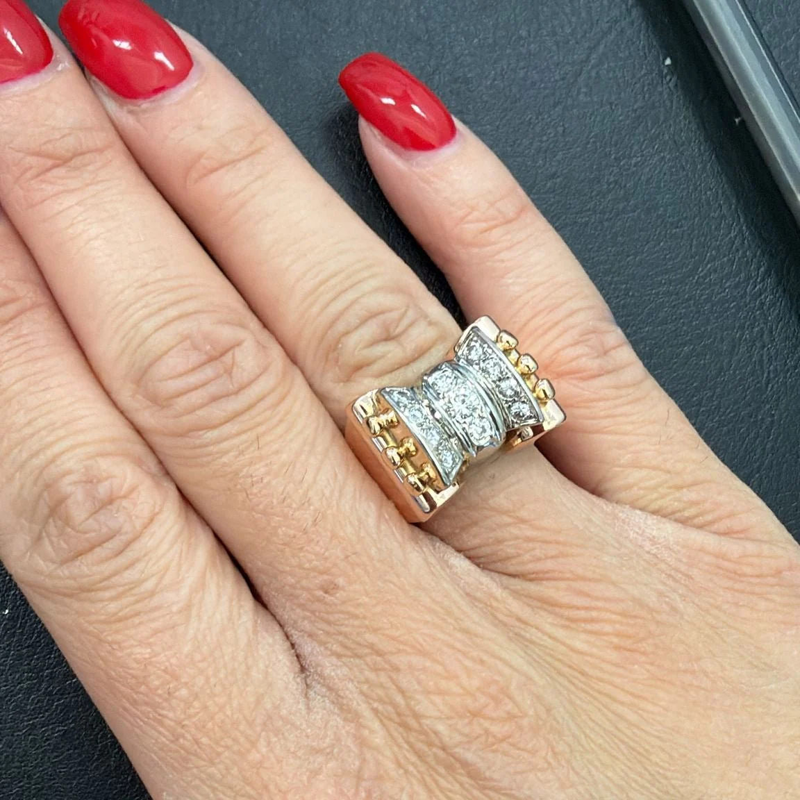 Bague Tank en or blanc, or rose et diamants - Image 2