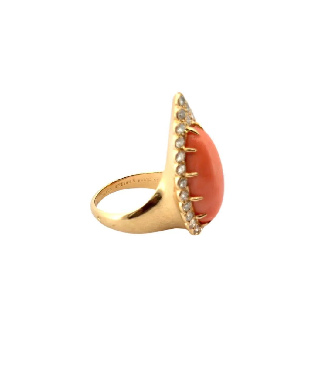 VAN CLEEF & ARPELS "Peninsula" ring in yellow gold, coral and diamonds - Image 3