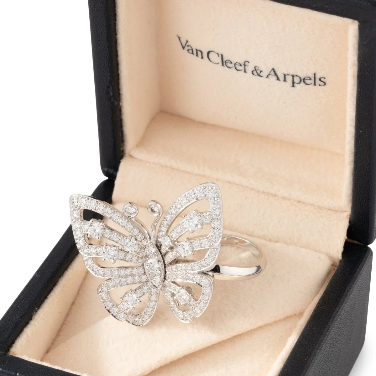 VAN CLEEF & ARPELS Butterfly ring in white gold and diamonds - Image 4