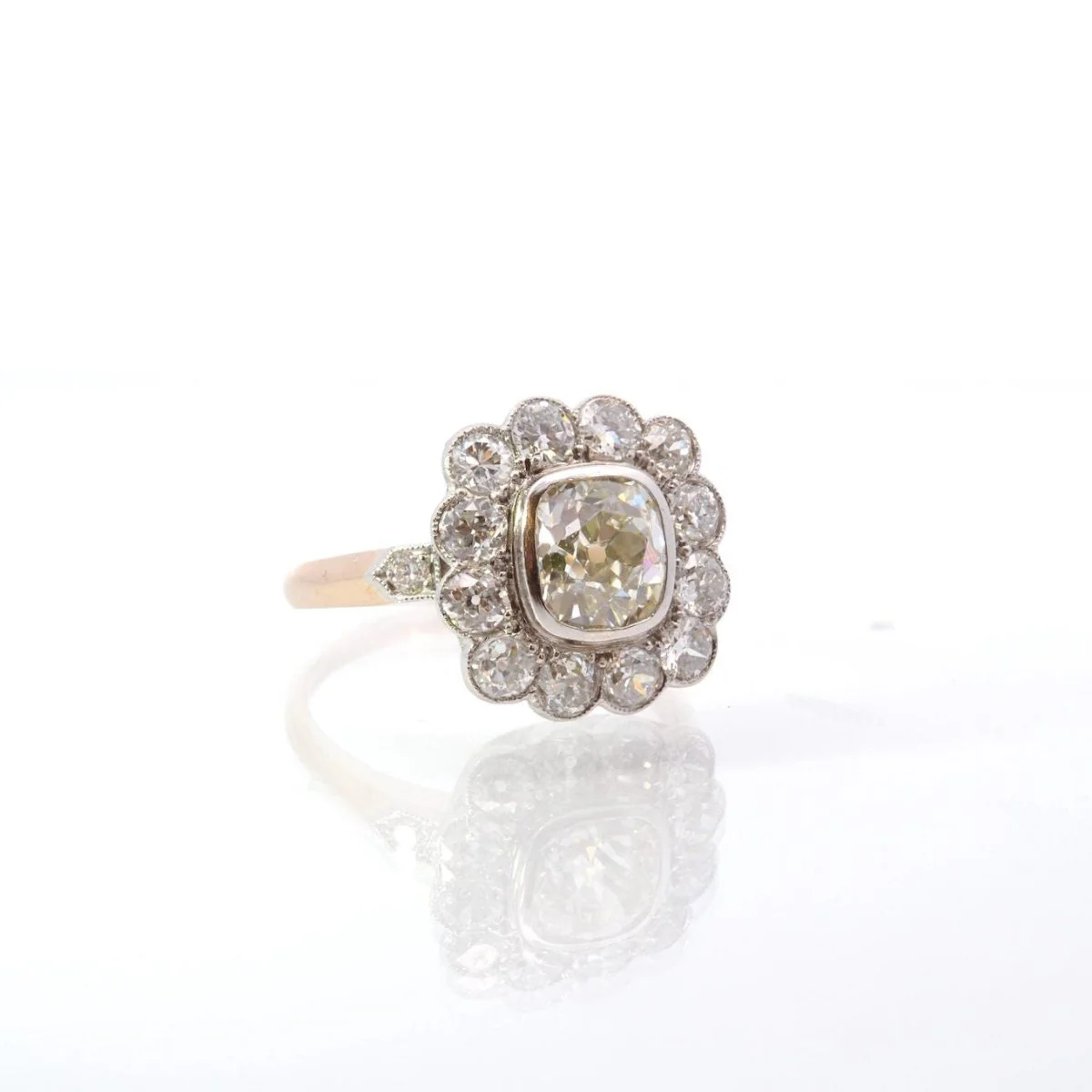 Ring Marguerite en yellow gold, paltinium and diamonds - Image 4