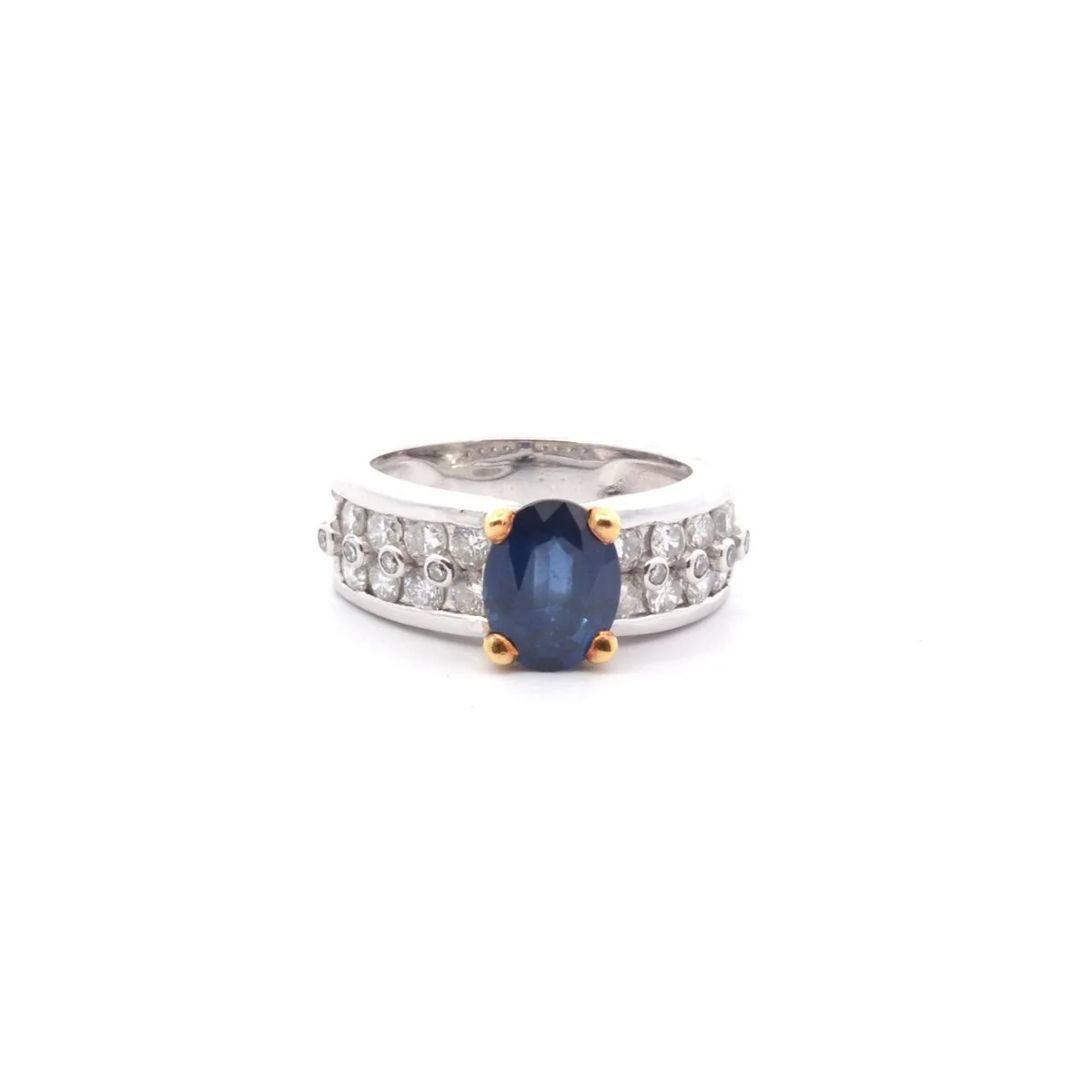 Ring vintage sapphire and diamonds 18k gold