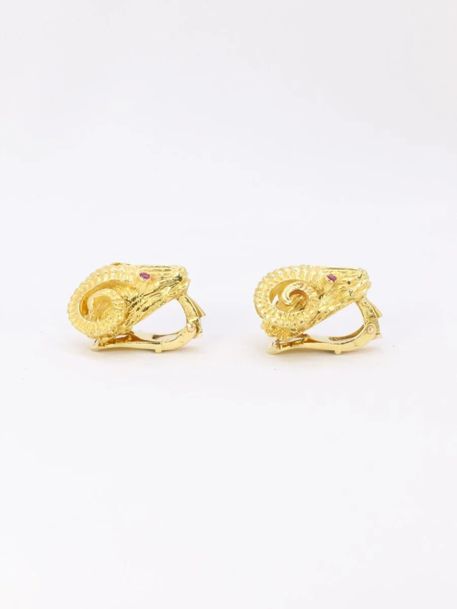 LALAOUNIS “Ram's Head” clip-on earrings in yellow gold and rubies - Image 5